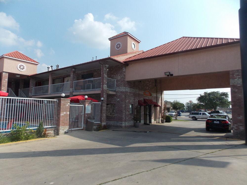 Econo Lodge Inn & Suites Downtown San Antonio Exterior photo