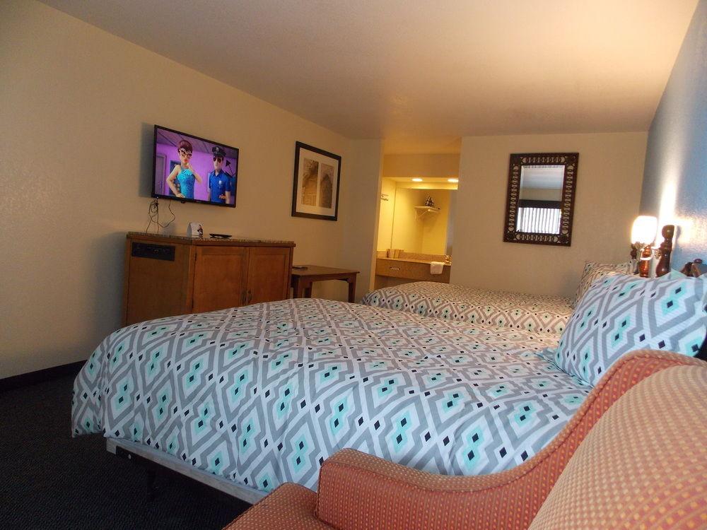 Econo Lodge Inn & Suites Downtown San Antonio Exterior photo