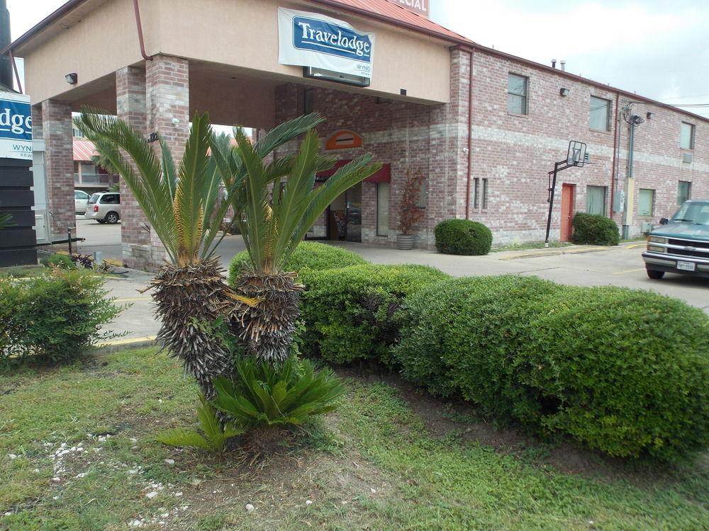 Econo Lodge Inn & Suites Downtown San Antonio Riverwalk Area Exterior photo