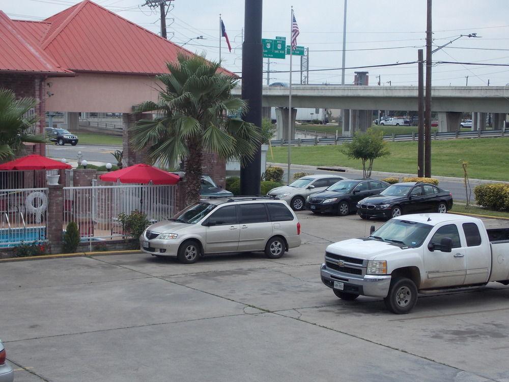 Econo Lodge Inn & Suites Downtown San Antonio Exterior photo
