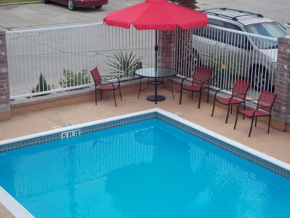 Econo Lodge Inn & Suites Downtown San Antonio Exterior photo